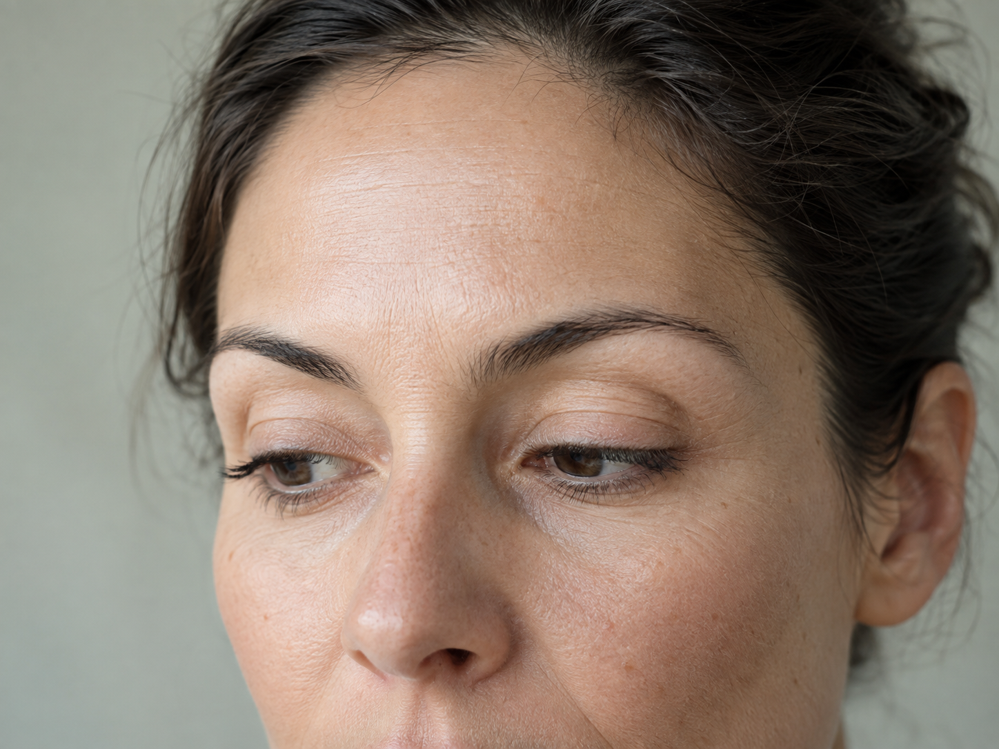 AI illustration of the upper eyelids featuring a fictional adult model, without depicting a treatment result